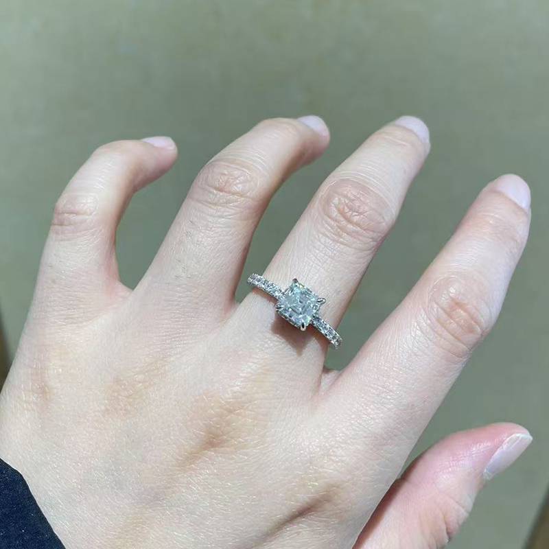 微镶方钻Women's RingS925银镀白金定制选款主石Moissanite1.0ct/副石高碳钻